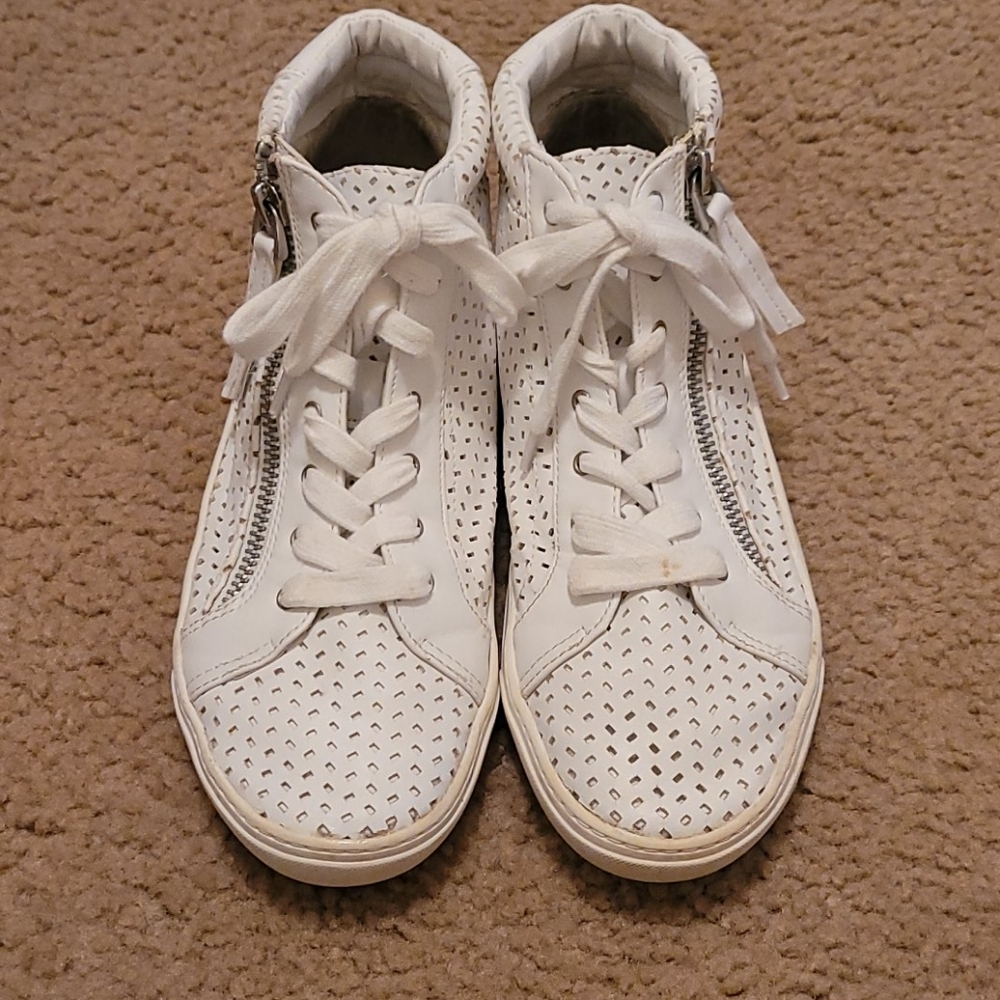 Dolce Vita Zip Up Sneakers Size 7.5